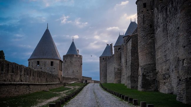 Кадър на една от най-емблематичните забележителности във Франция - Каркасон, приказния град замък.
