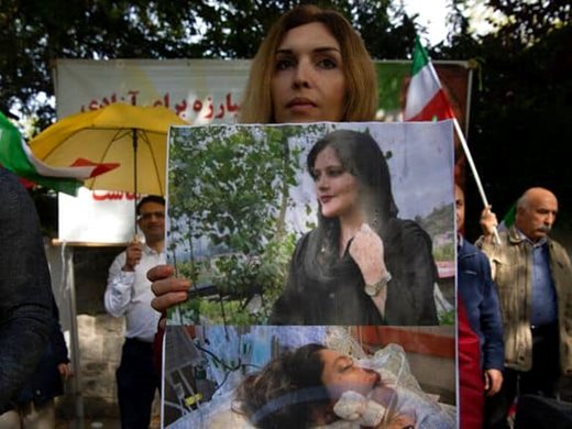 Канада въведе нови санкции срещу Иран заради смъртта на Махса Амини