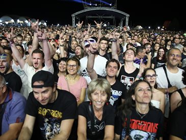 Вижте снимки от "Мидалидаре рок фест" с хедлайнери Scorpions и Europe
