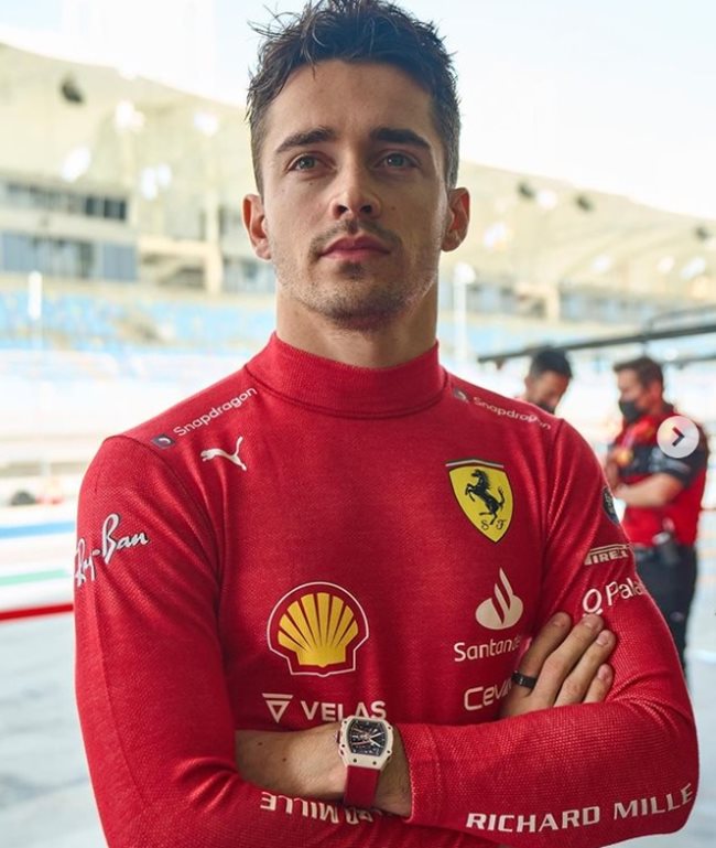 Пилотът на "Ферари"във Формула 1 Льоклер
СНИМКА: Инстаграм/charles_leclerc