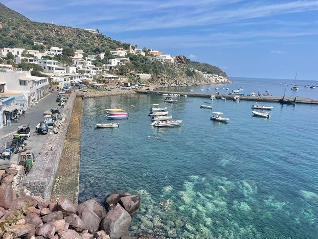 Изглед от остров Панарея до Сицилия Снимка: Instagram