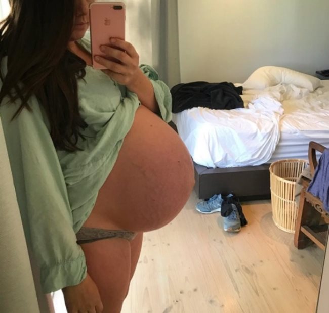 Елиза Кърби бременна за втори път 8 месеца след първото раждане.