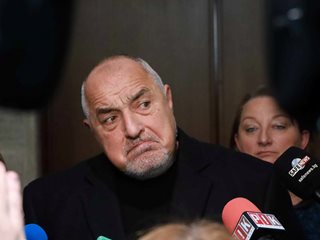 С обиди и през зъби одобриха правилата за КС, здравната каса и КЕВР, “Промяната” изолирана (Обзор)