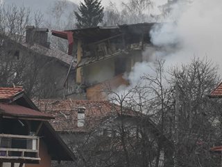 Къщата в Банкя се взриви след 4 г. без проверка на газовата инсталация, търсят брат и сестра под руините (Обзор)