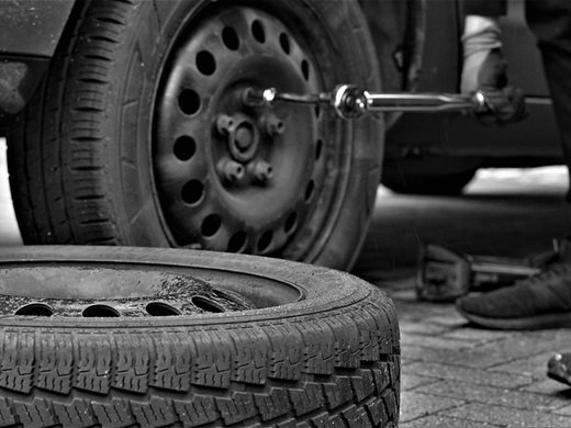 Учени: Износените гуми са по-опасни от шофирането в нетрезво състояние