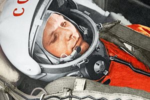 Юрий Гагарин е първият човек, полетял в Космоса през април 1961 г.