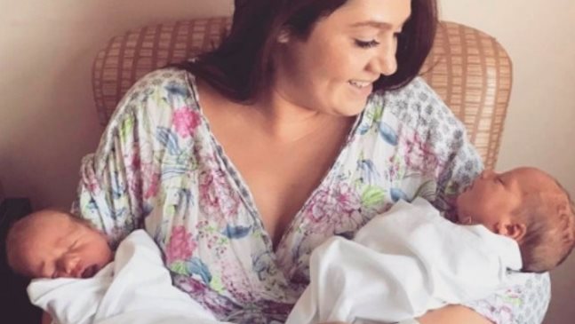 Майка забременя с близнаци 6 седмици след раждане на първото си дете