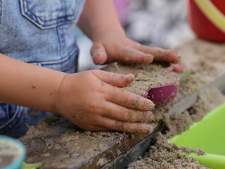 Възпитателка тормози деца в градина в Костенец, учи ги сами да се удрят