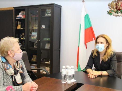 Министър Николова: България е богата на минерални води, туризмът да се възползва