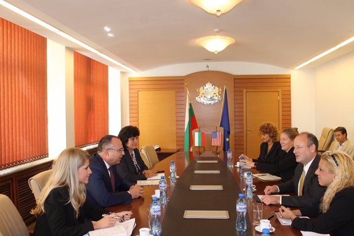 Посланик Рубин пожела успех на българското председателство и изрази задоволство от добрата работа с родния земеделски сектор.
