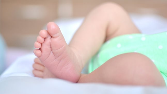5 стъпки за безопасно изрязване на бебешките нокти