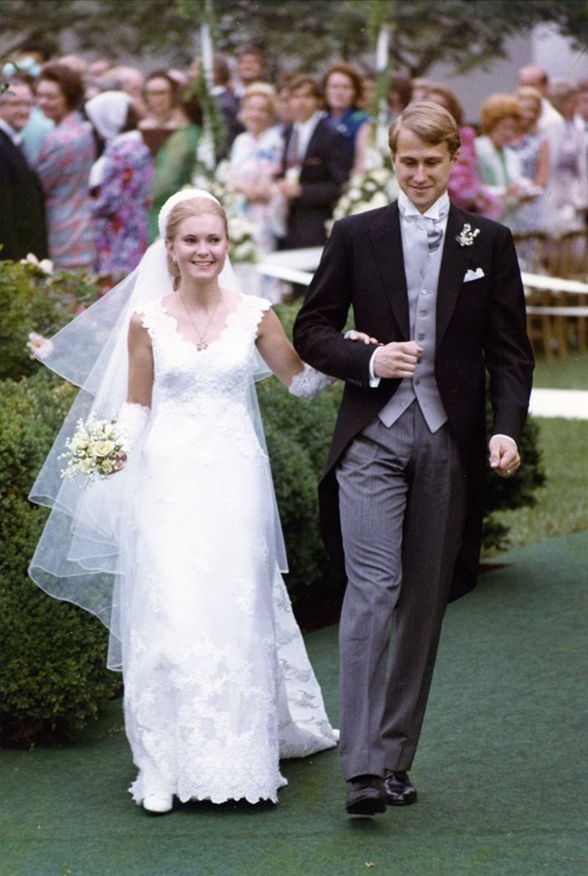 Патриша, голямата дъщеря на Ричард Никсън, е последното засега президентско дете, сключило брак в Белия дом. Сватбата  през юни 1971 г. с известния манхатънски корпоративен адвокат Едуард Финч Кокс, заемал много постове в правителството, е първата на открито - в Розовата градина.