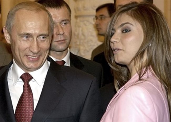 Путин и Алина Кабаева през 2004 г. СНИМКА: Ройтерс
