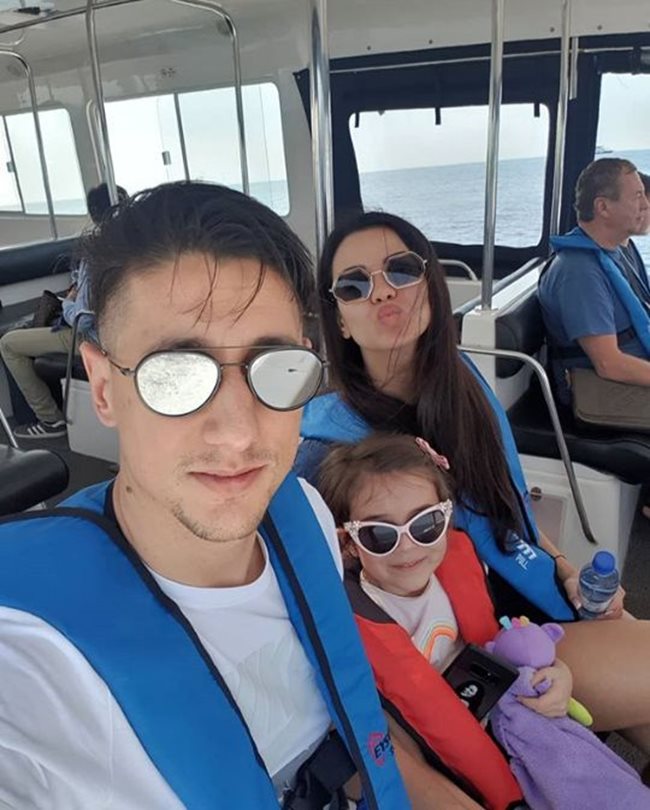 Александров и семейството му са на Малдивите