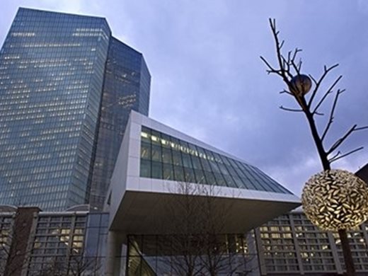 ЕЦБ ще приема като гаранция облигации с рейтинг "боклук" в помощ на банките