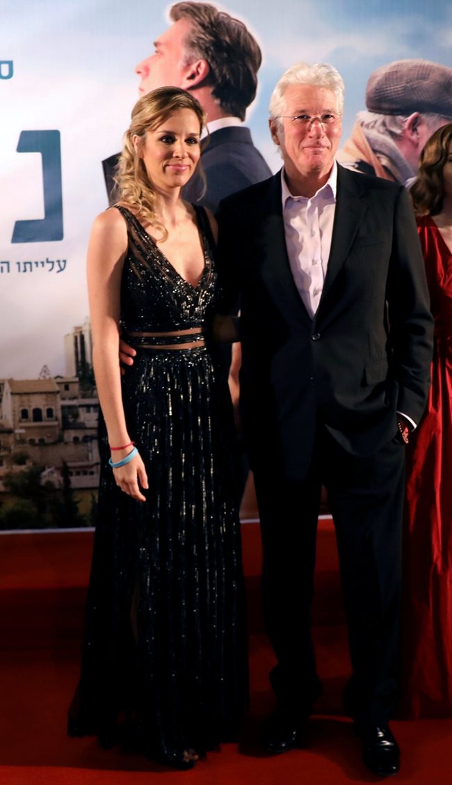 Холивудската звезда и красивата му жена на премиерата на филма “Норман” през март 2917 г. в Йерусалим. Тогава все още двамата не бяха обвързани в брак.