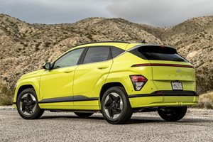 В Hyundai Kona Electric рекуперацията на енергия може да се изключи с лостче под волана. Снимки: производителите