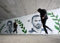 Украсиха Варна с футболни графити (галерия)