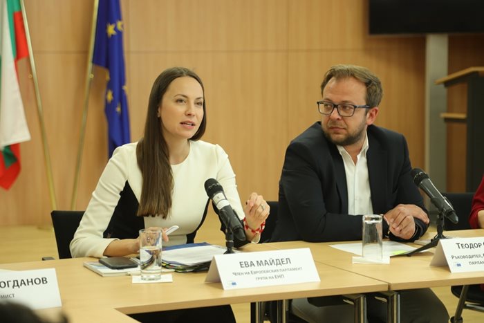 Ева Майдел на дискусия в Дома на Европа СНИМКИ: пресцентър на ГЕРБ