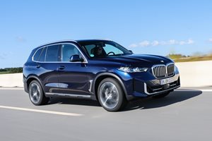 Плъгин хибридите на скъпите коли като това BMW X5 вече доближават пробег от 100 км само на ток в града.