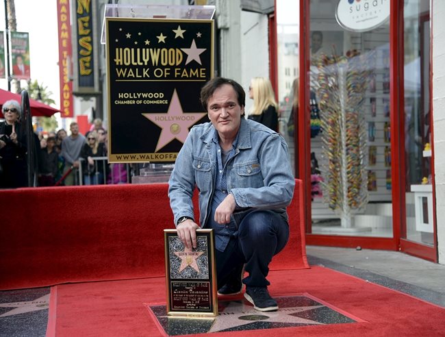 През 2016 г. създателят на "Криминале" получи звезда в Алеята на славата в Холивуд.