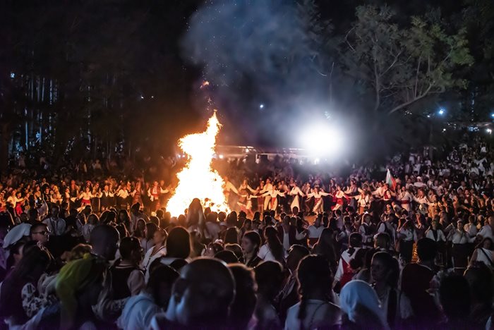Десетки хиляди събра фолклорния фестивал в Жеравна.