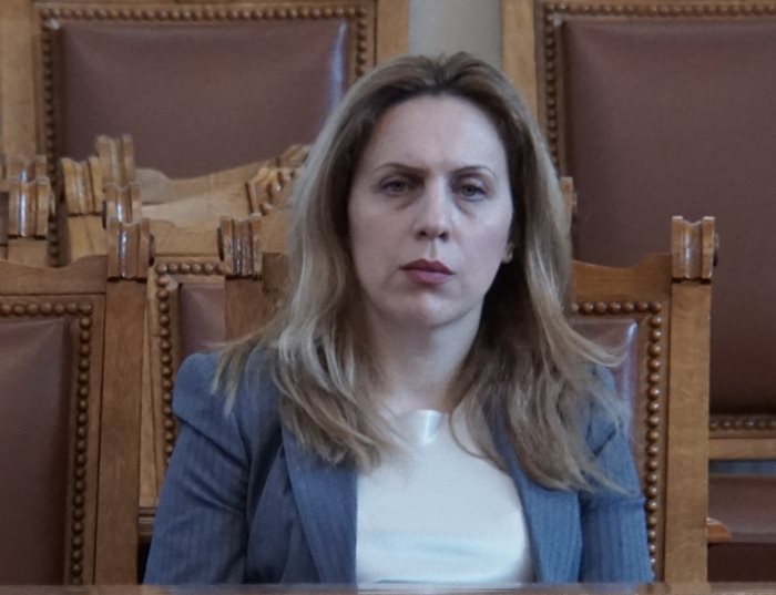 Марияна Николова