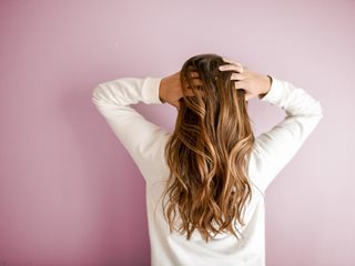 Капенето на косата започва от 2 до 4 месеца след раждането