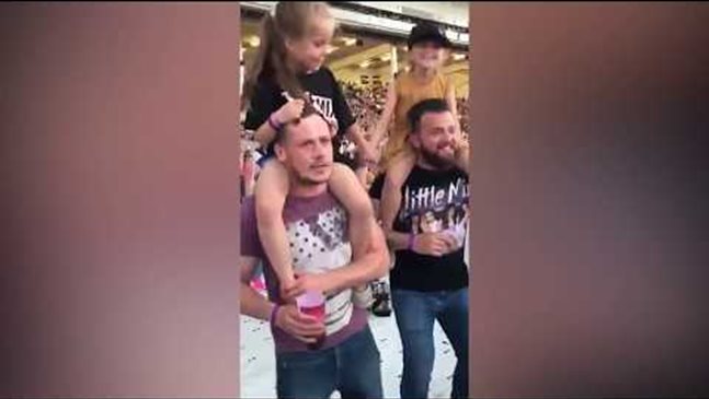 Интернет полудя по тези танцуващи с дъщерите си татковци