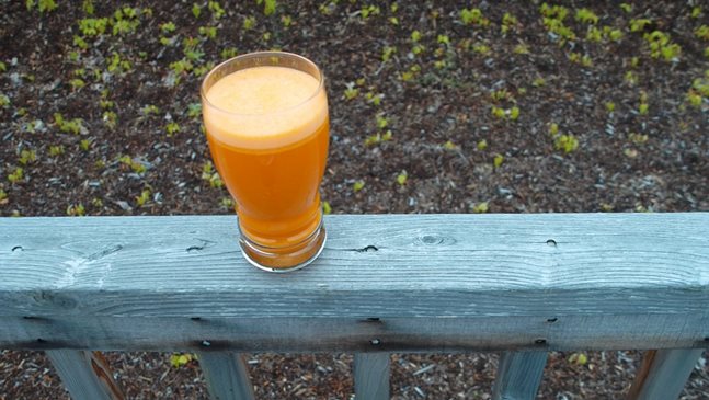 Сок от моркови за здрави венци на детето