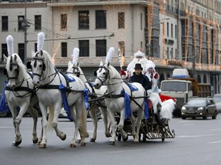 Дядо Коледа е млад, дядо Мраз е стар по нашите земи