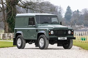 Оцениха на 50 000 евро Land Rover Defender, принадлежал на крал Чарлз III