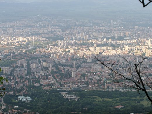Две български фирми притежават земи,  колкото е половината от Софийското поле