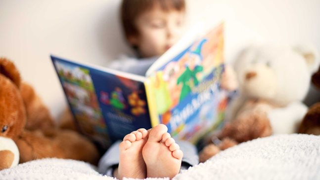 Как детето да приеме четенето през лятото като приятно занимание