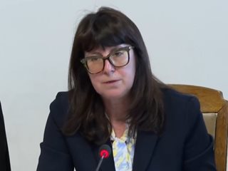 Здравната министърка д-р Кондева: Има достатъчно ваксини за коклюш (На живо)