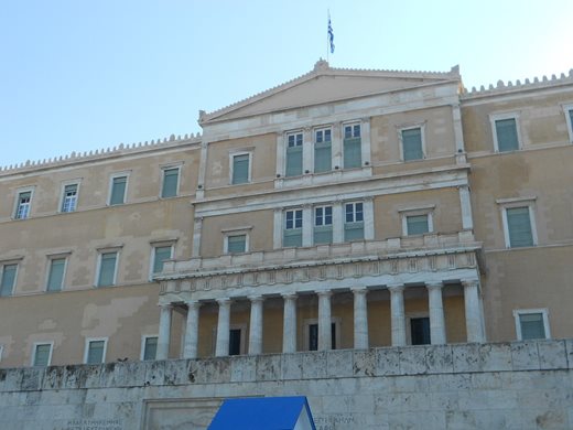 "Политико": Надзорът над Гърция ще е по-голям от този над Кипър, Ирландия, Португалия и Испания