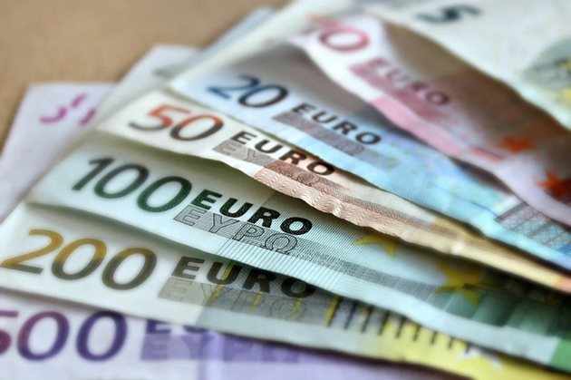 Евро банкноти
Снимка: Пиксабей