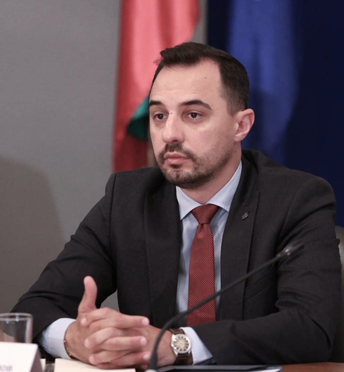 Министърът на икономиката и индустрията Богдан Богданов