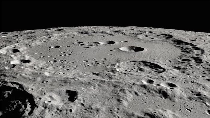 Лунният кратер Клавиус, където е открита вода. СНИМКА: НАСА