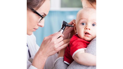 Защо бебетата имат болки в ушите