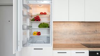 Как да съхраняваме чушки, лук и домати по-дълго в хладилника