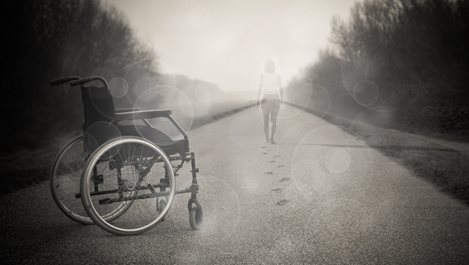 Атина: Вдигала съм болни от инвалидна количка