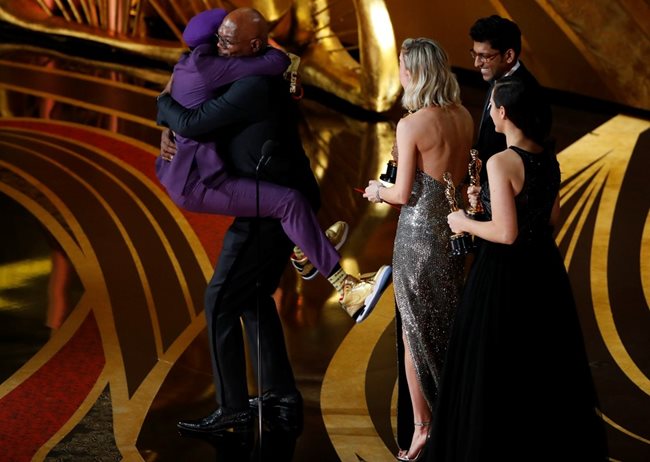 Спайк Лий се хвърли в прегръдките на Самюел Л. Джаксън, когато разбра, че пелечи "Оскар"