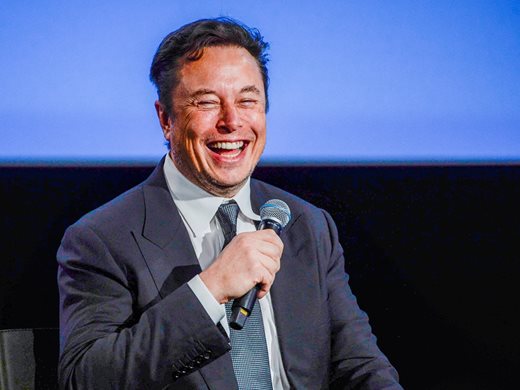 Илон Мъск: Целта на "Тесла" е до края на годината да произвежда напълно автономни коли