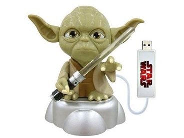 USB фигурка на Йода с истински светещ меч