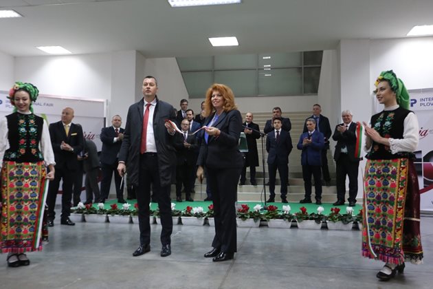 Вицепрезидентът Илияна Йотова откри Международната селскостопанска изложба АГРА 2022 в Пловдив.
