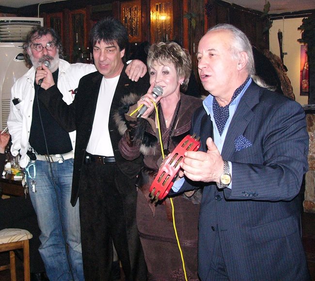 Стефан Диомов с Ева и Гого Найденови на един от бенефисите за 50-годишнината му