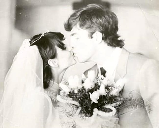 Целувка по време на сватбата на Наско и Илияна на 11 декември 1983 г.