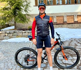 Филип Буков откри сезона за каране на колело, но спука гума