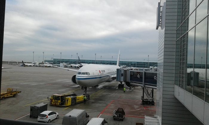 През летището в Мюнхен минават 40-50 млн. пътници на година, 12 г. е най-доброто летище в Европа, приходите са 1,5 млрд. евро. С неговия опит ще се обновява летището в София.